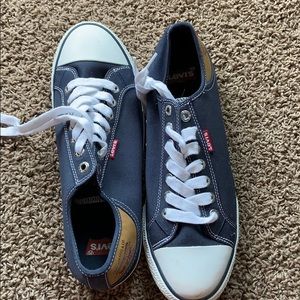 Levi low-tops in excellent condition